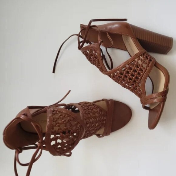 Shoedazzle  Kelly Block Heel Shoes Sandals 9.5  cognac Wrap Tie Sandal - Picture 6 of 6